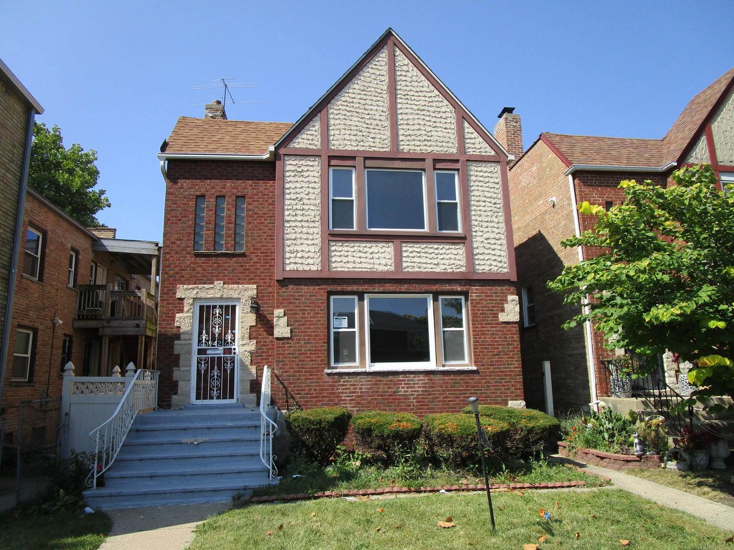 942 Bellwood Avenue, Bellwood, IL 60104