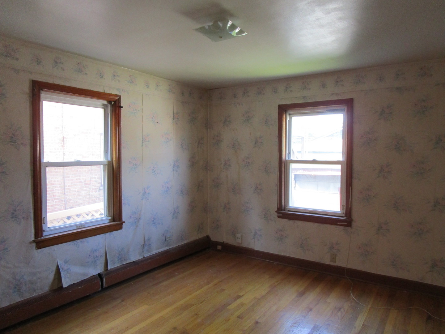 942 Bellwood Avenue, Bellwood, IL 60104