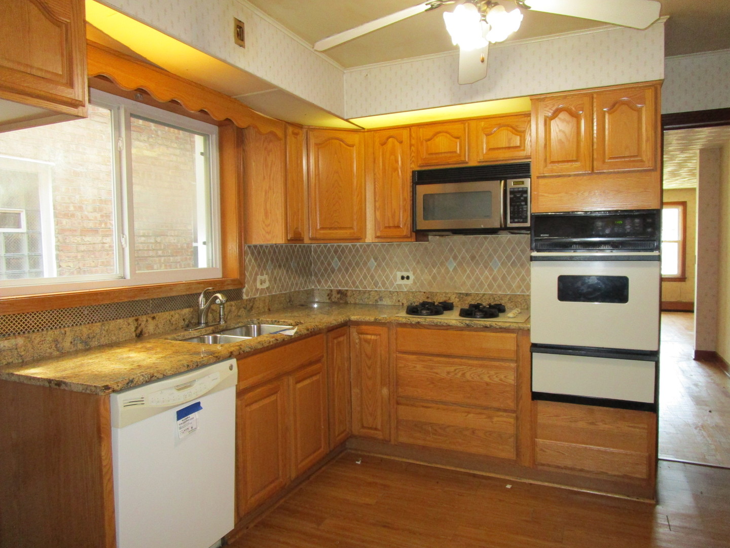 942 Bellwood Avenue, Bellwood, IL 60104