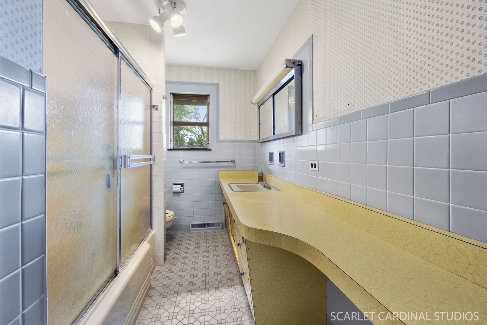 1927 Warrenville Road, Lisle, IL 60532