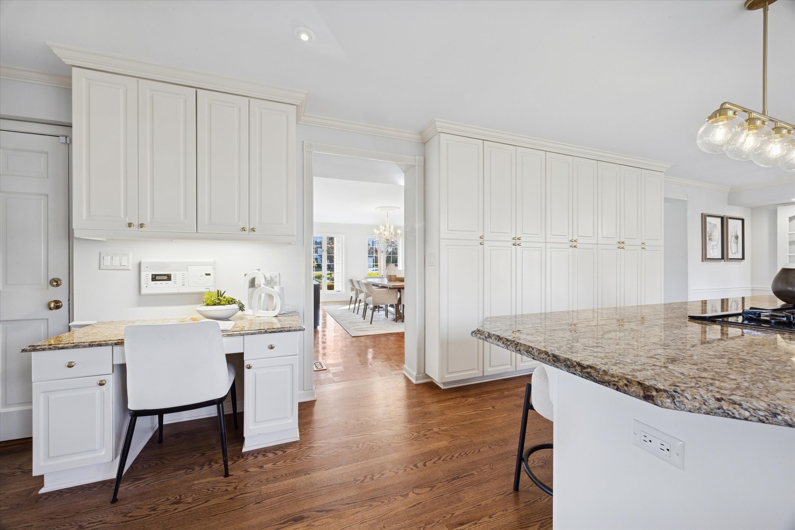 Burr Ridge, IL 60527