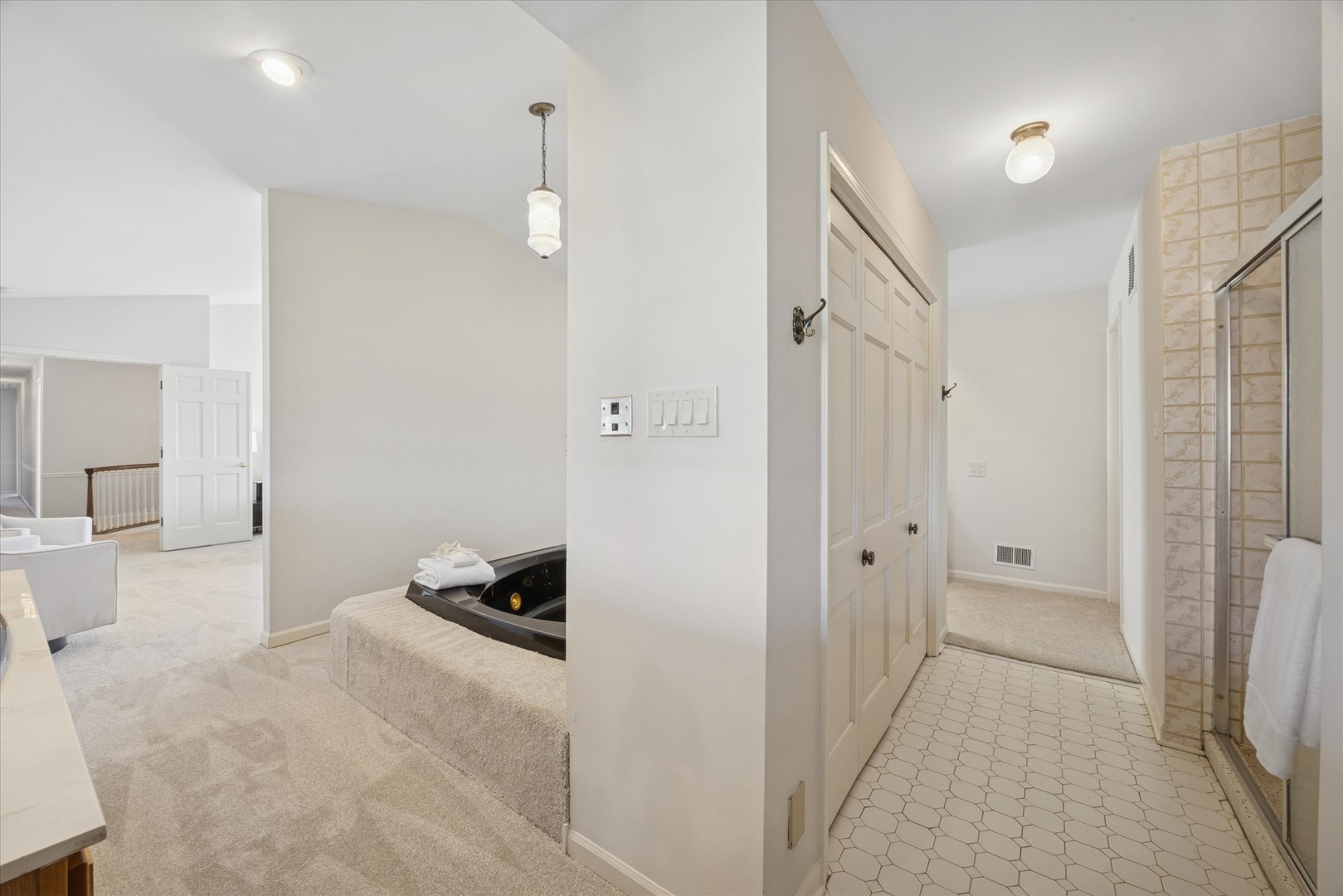 Burr Ridge, IL 60527