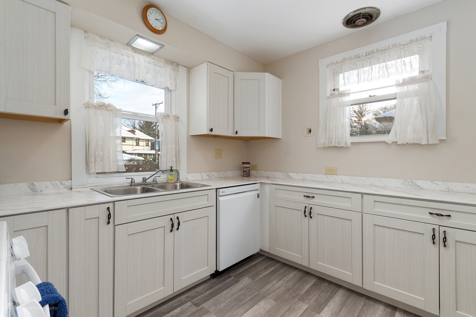 3107 S Wenonah Avenue, Berwyn, IL 60402