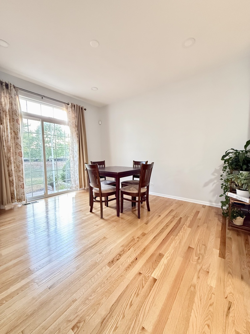 2864 Church Road #2864, Aurora, IL 60502