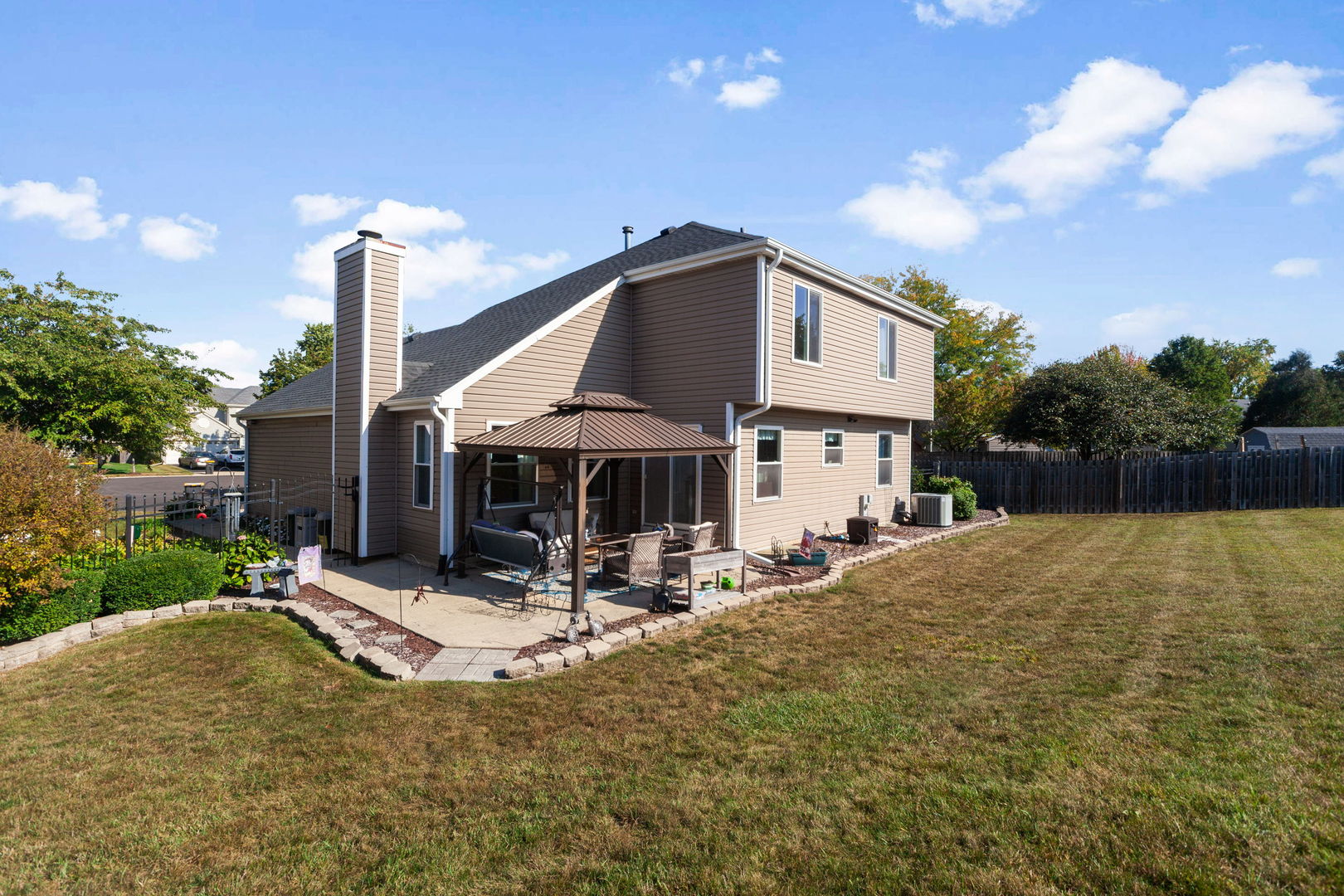 9 Arthur Court, Streamwood, IL 60107