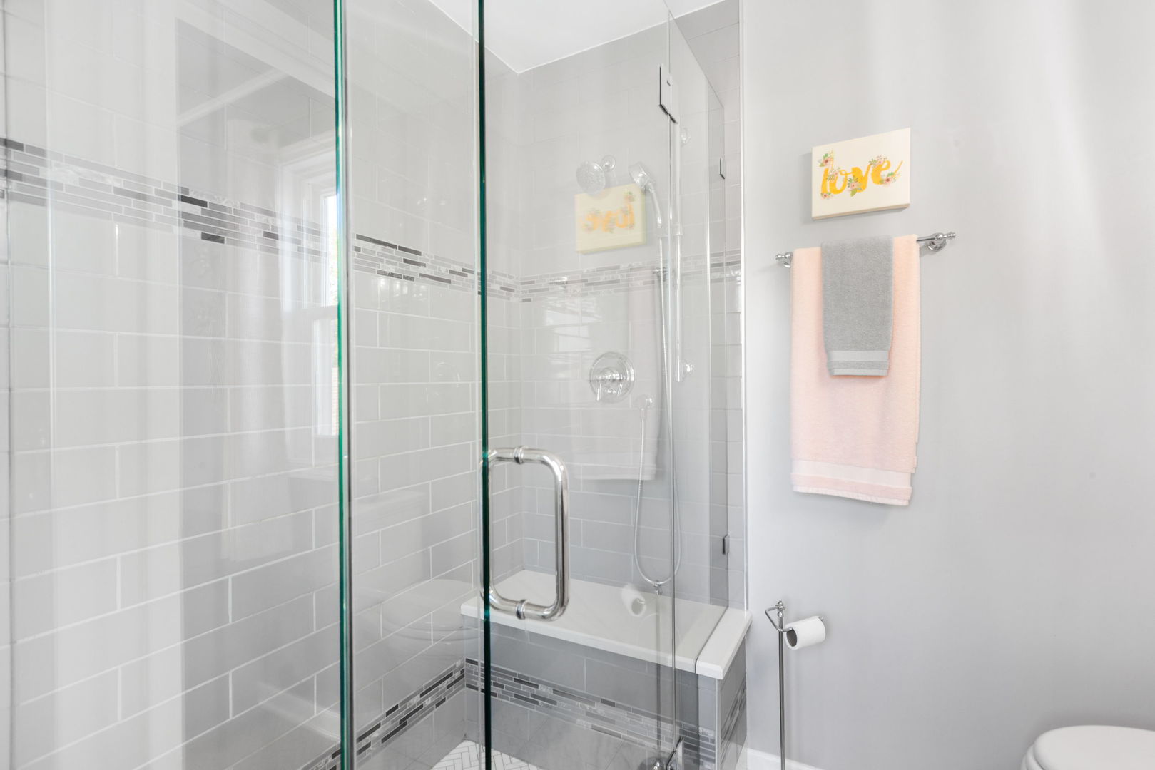 9 Arthur Court, Streamwood, IL 60107