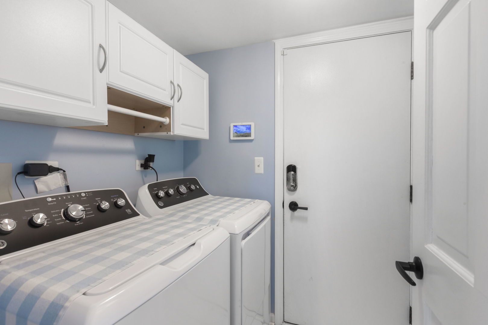 9 Arthur Court, Streamwood, IL 60107