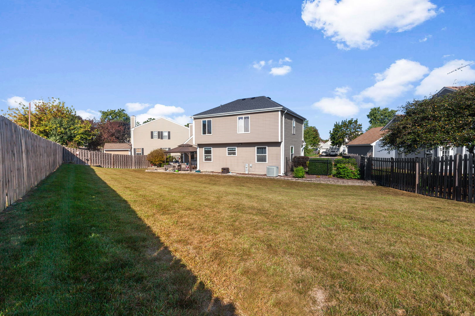 9 Arthur Court, Streamwood, IL 60107