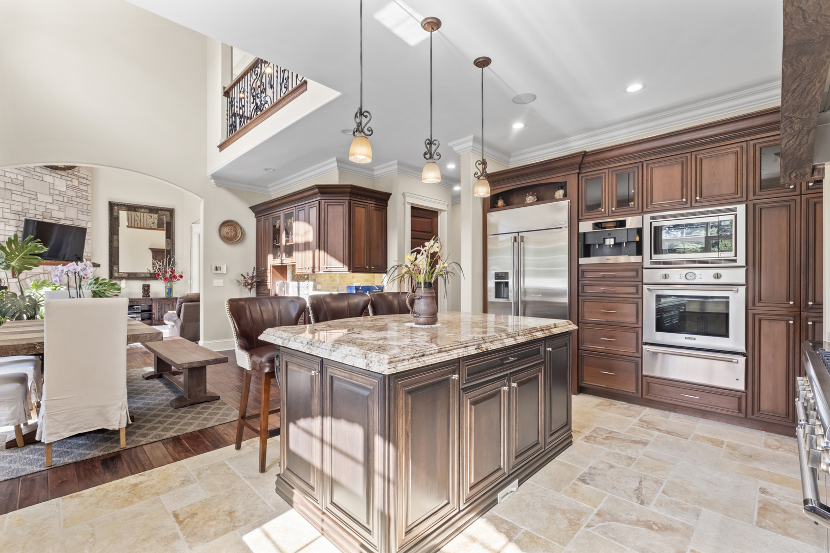 17W033 87th Street, Willowbrook, IL 60527
