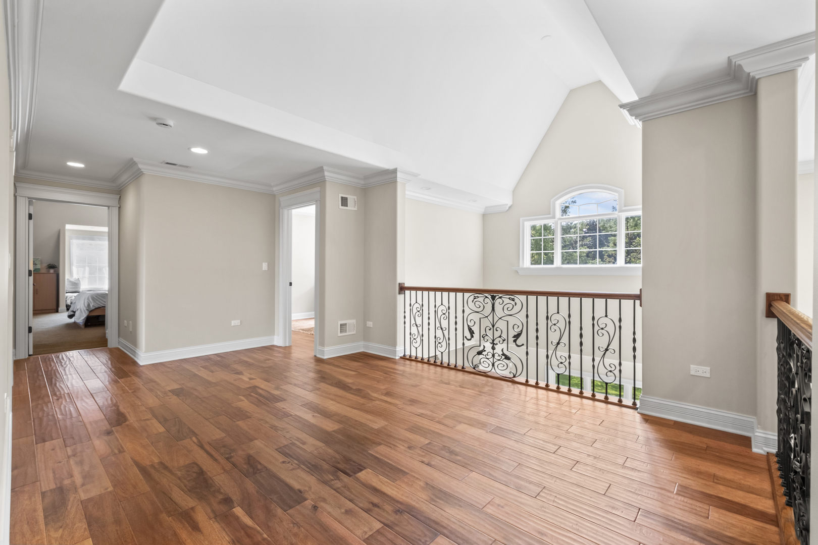 17W033 87th Street, Willowbrook, IL 60527