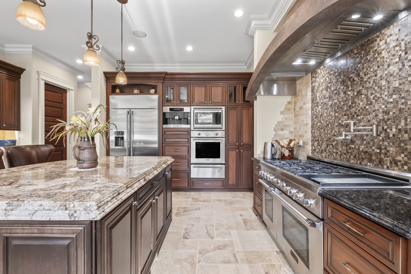 17W033 87th Street, Willowbrook, IL 60527