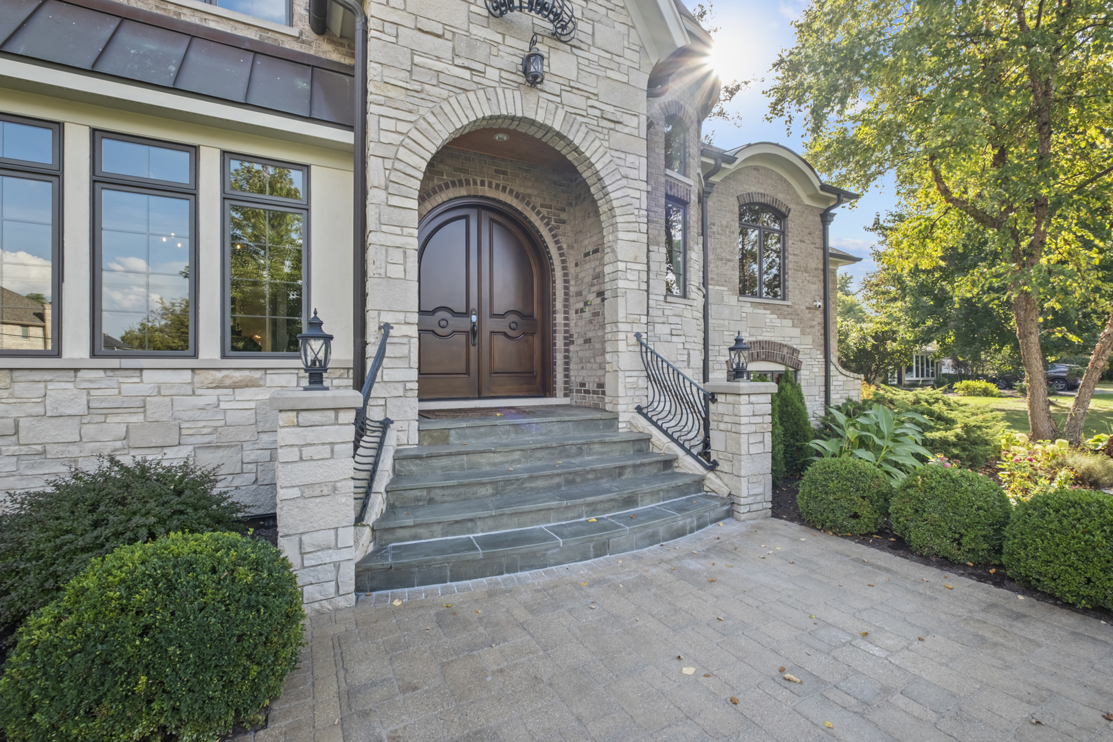 17W033 87th Street, Willowbrook, IL 60527
