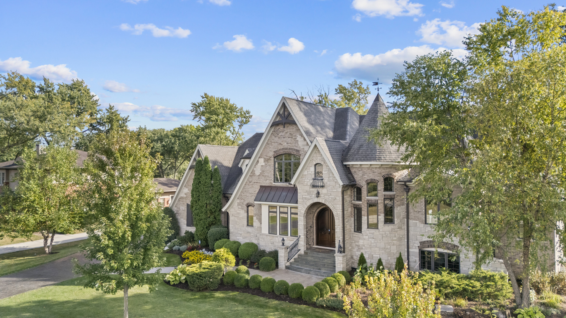 17W033 87th Street, Willowbrook, IL 60527