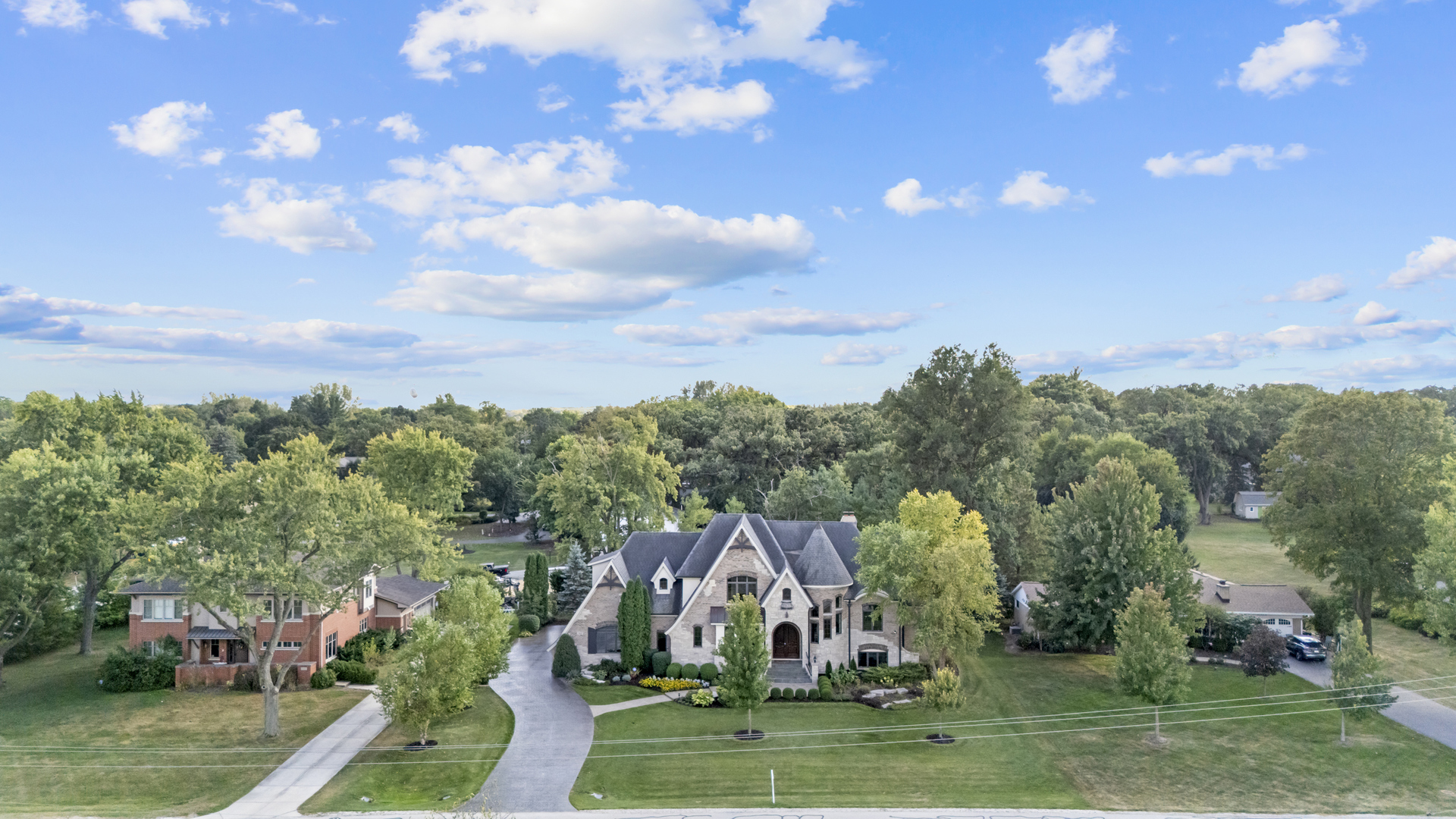 17W033 87th Street, Willowbrook, IL 60527