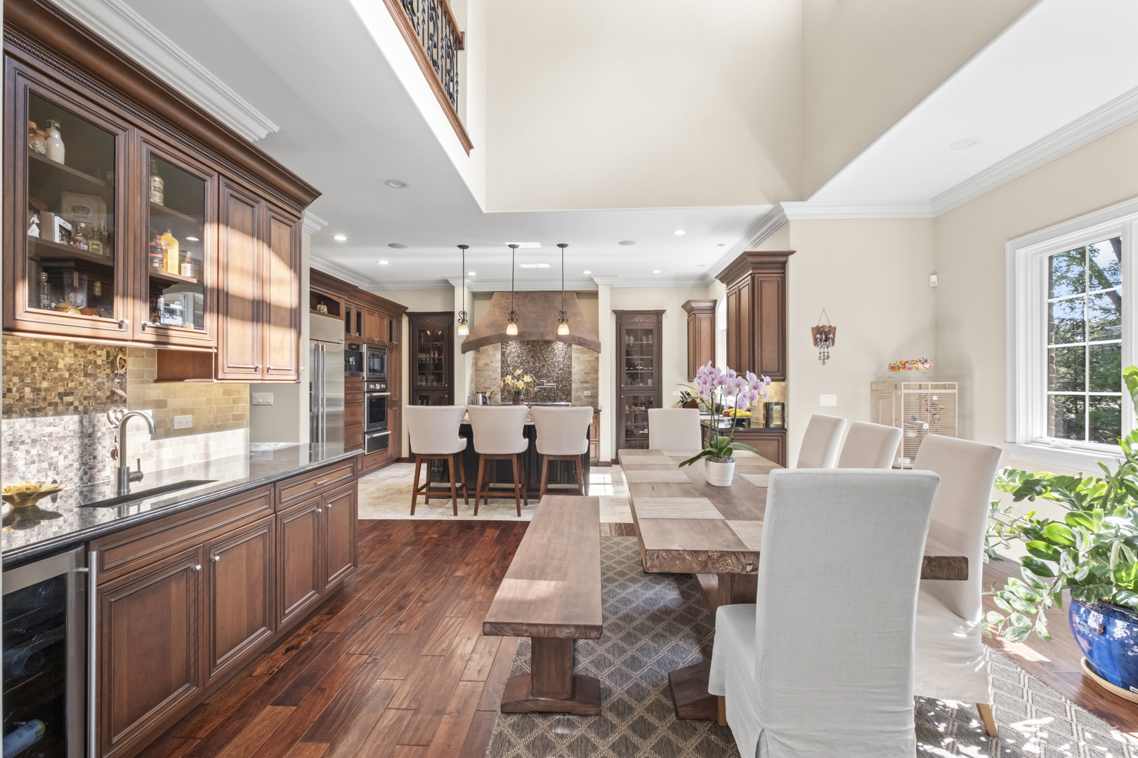 17W033 87th Street, Willowbrook, IL 60527
