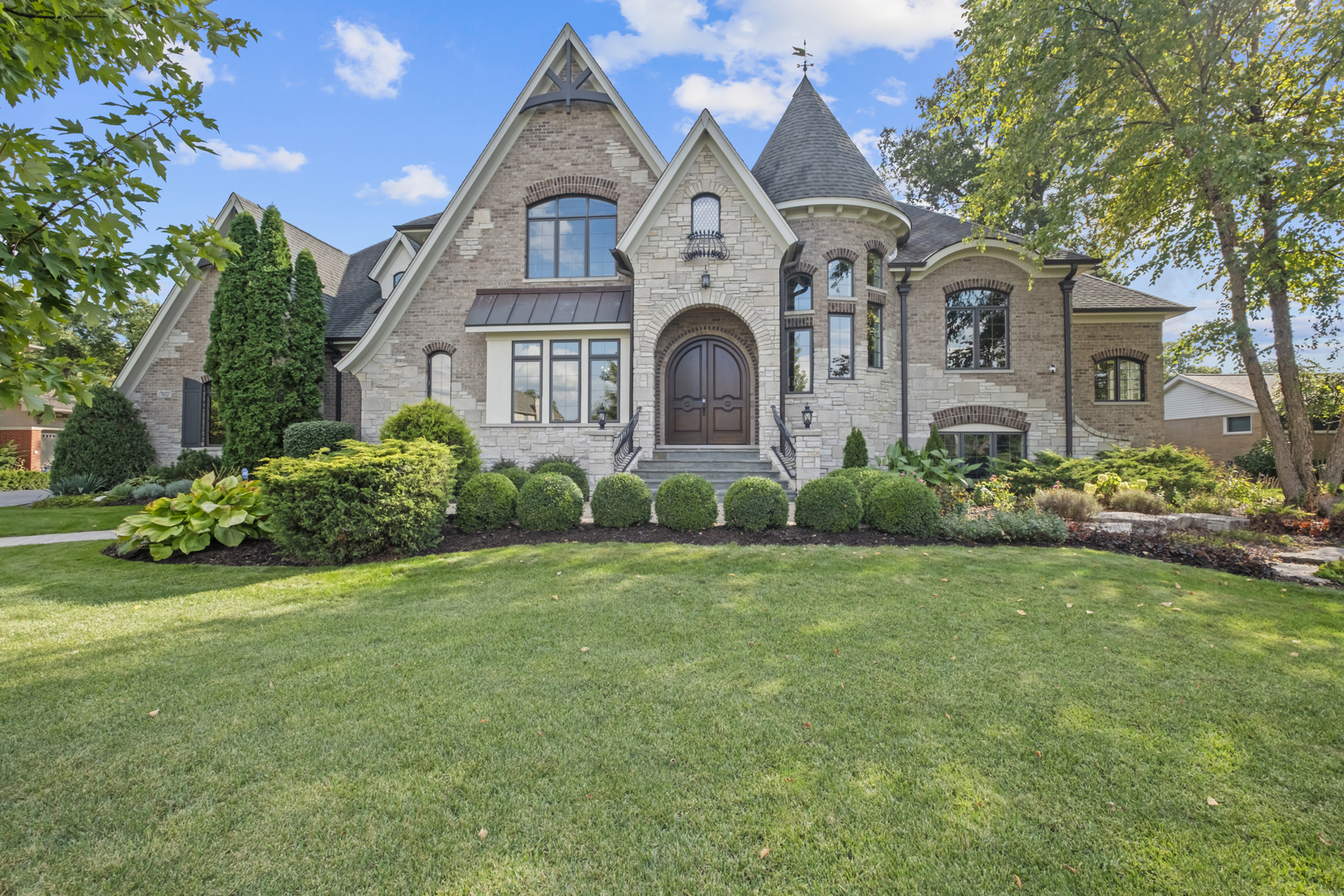 17W033 87th Street, Willowbrook, IL 60527