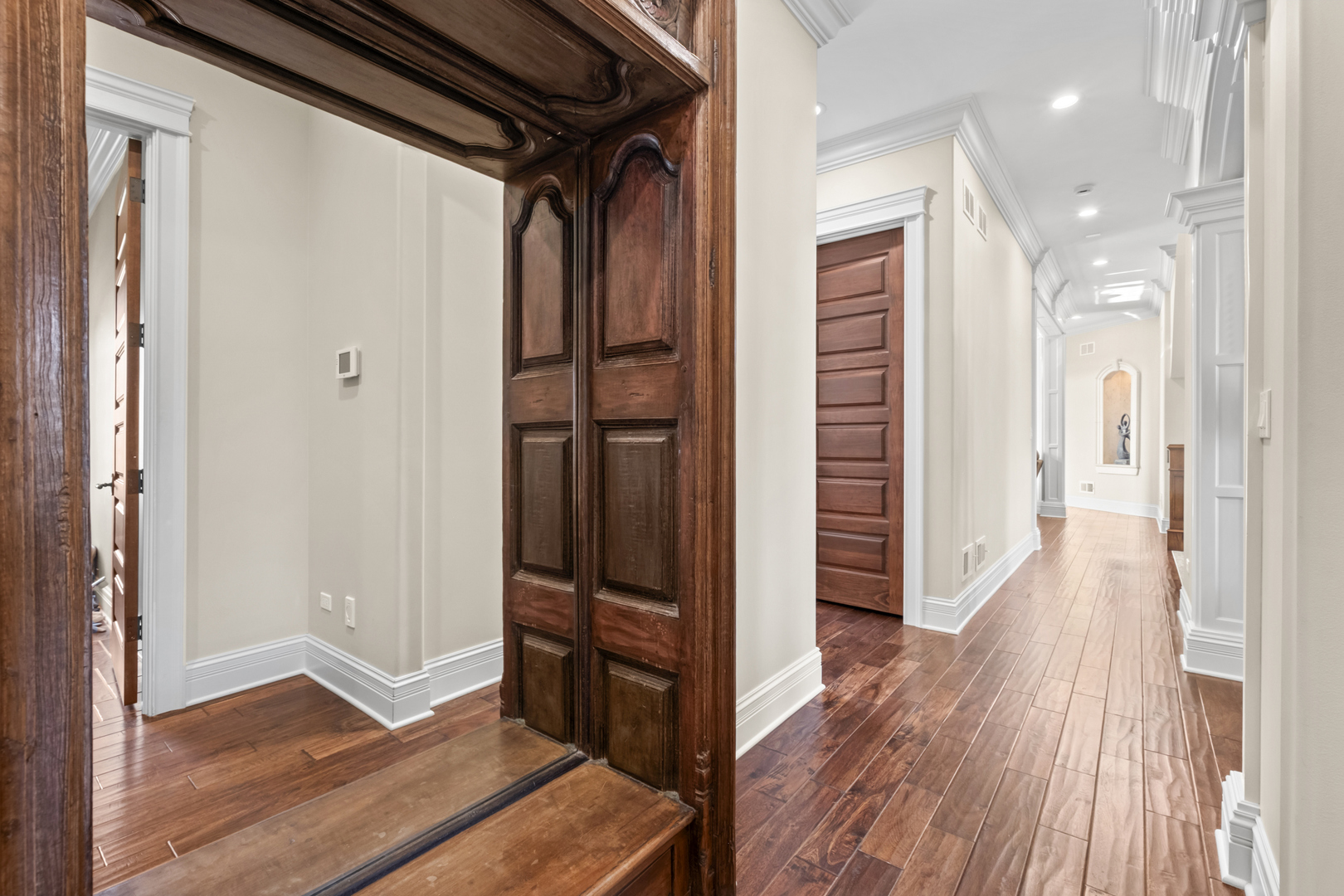 17W033 87th Street, Willowbrook, IL 60527