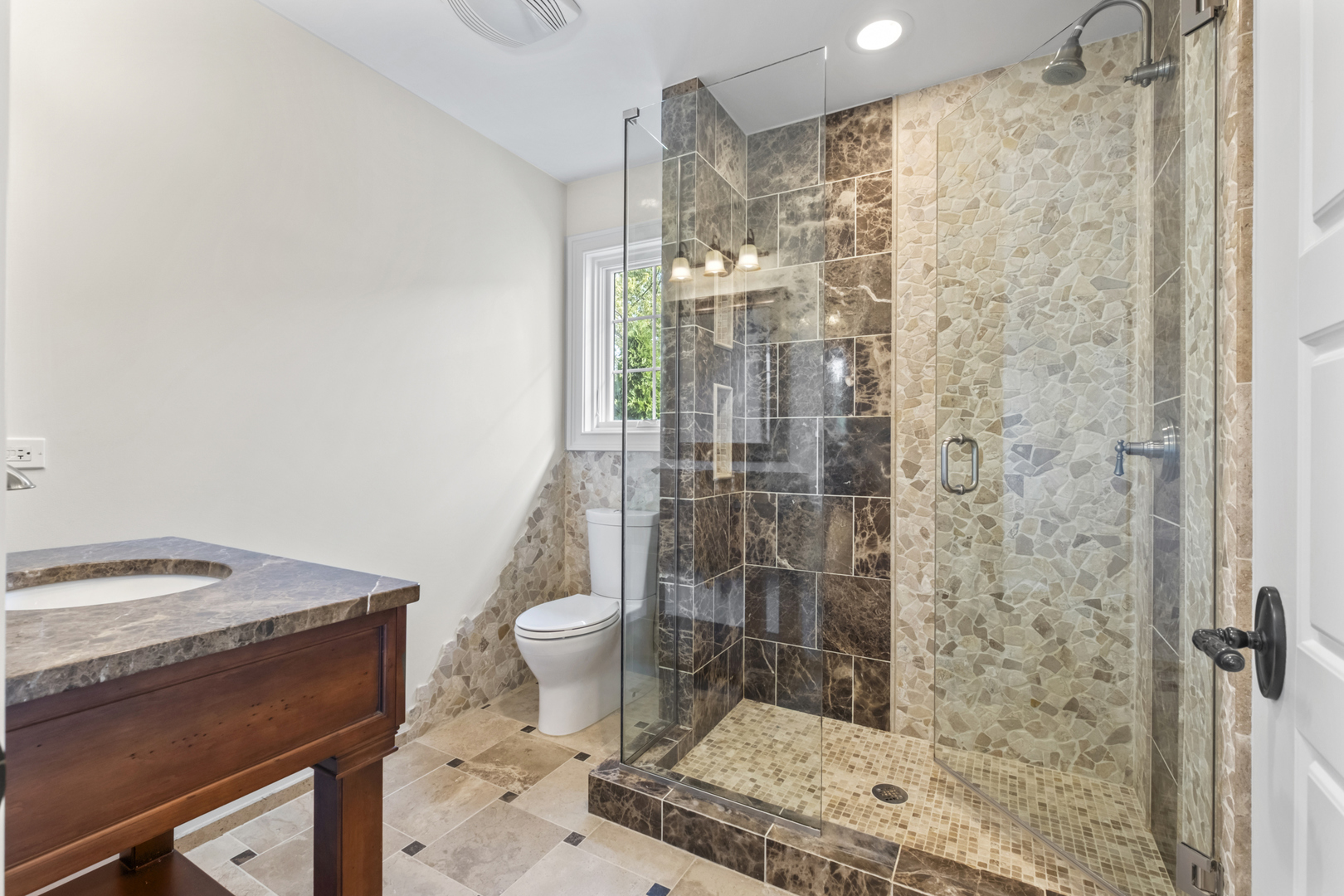 17W033 87th Street, Willowbrook, IL 60527