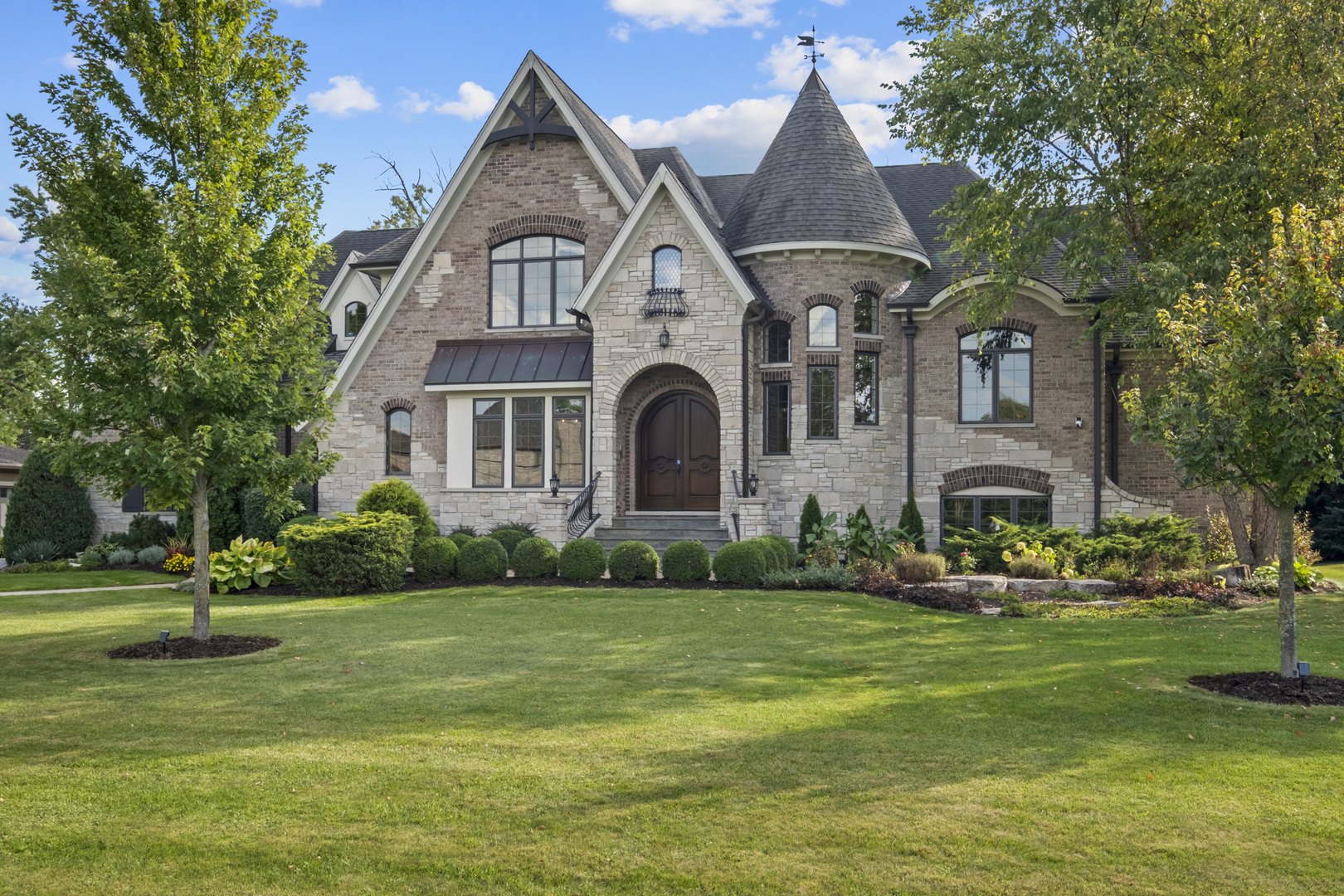 17W033 87th Street, Willowbrook, IL 60527
