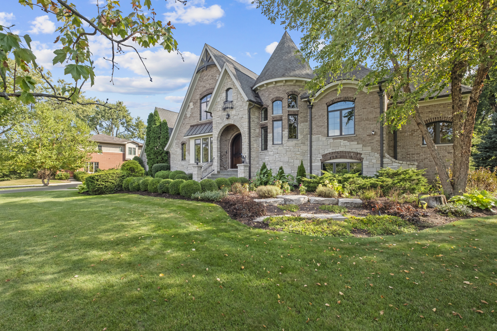 17W033 87th Street, Willowbrook, IL 60527