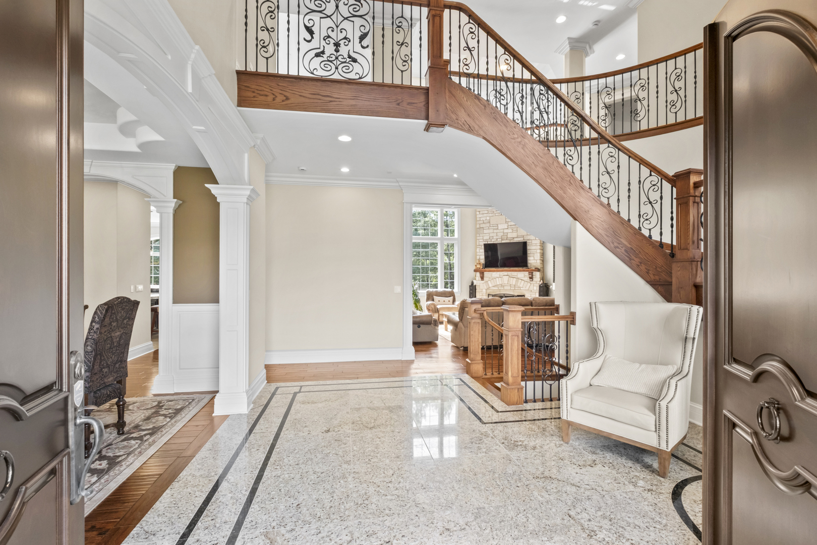 17W033 87th Street, Willowbrook, IL 60527