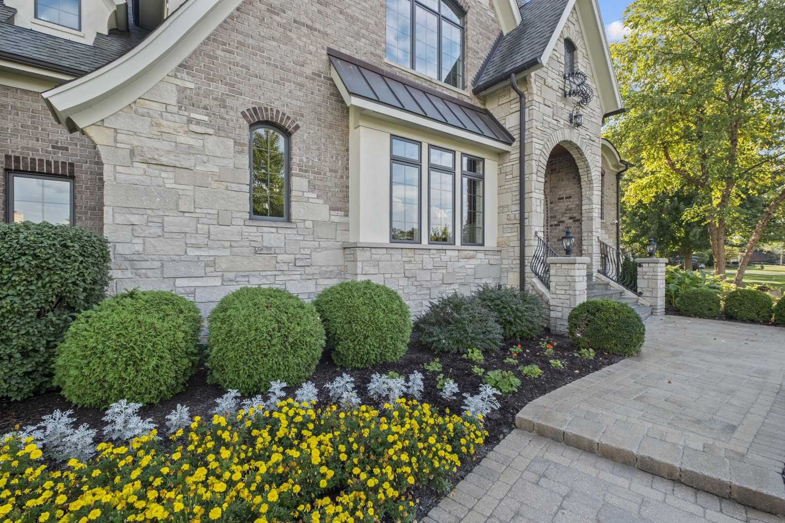 17W033 87th Street, Willowbrook, IL 60527
