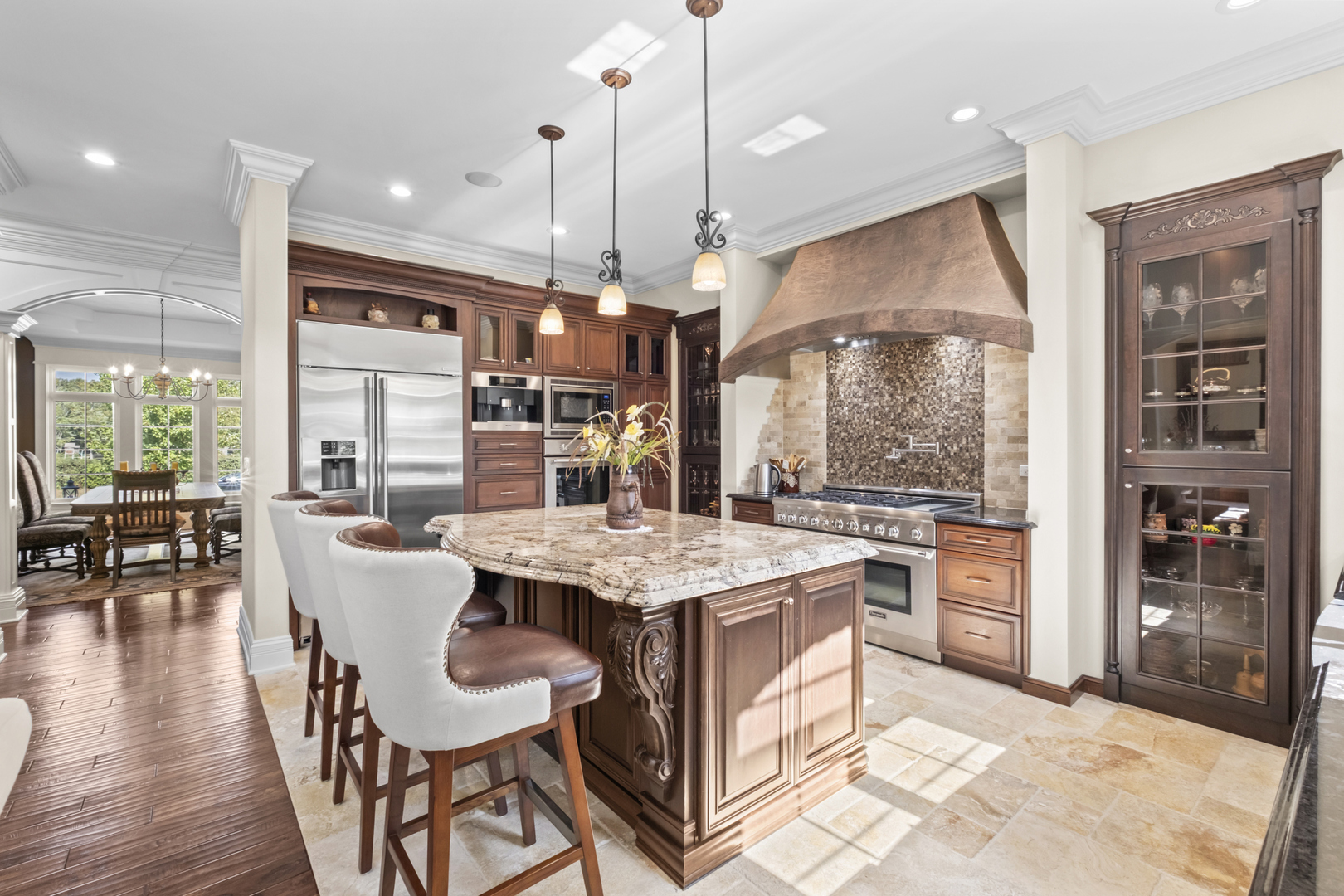 17W033 87th Street, Willowbrook, IL 60527