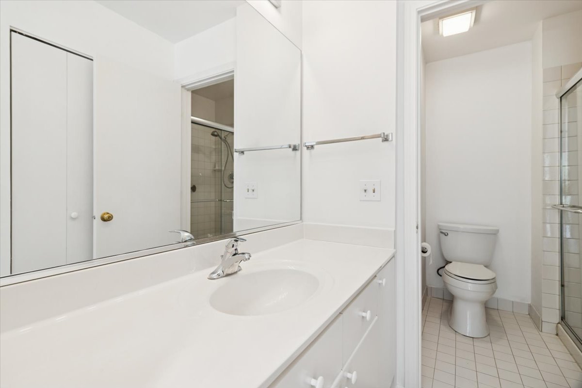 805 Leicester Road #118, Elk Grove Village, IL 60007