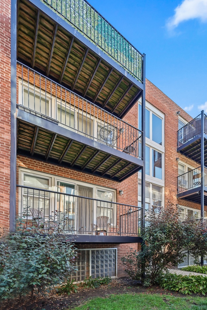 2626 W Catalpa Avenue #21, Chicago, IL 60625