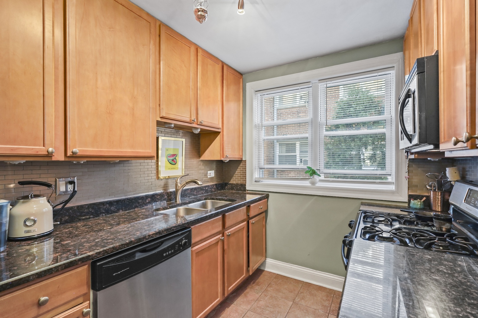 2626 W Catalpa Avenue #21, Chicago, IL 60625