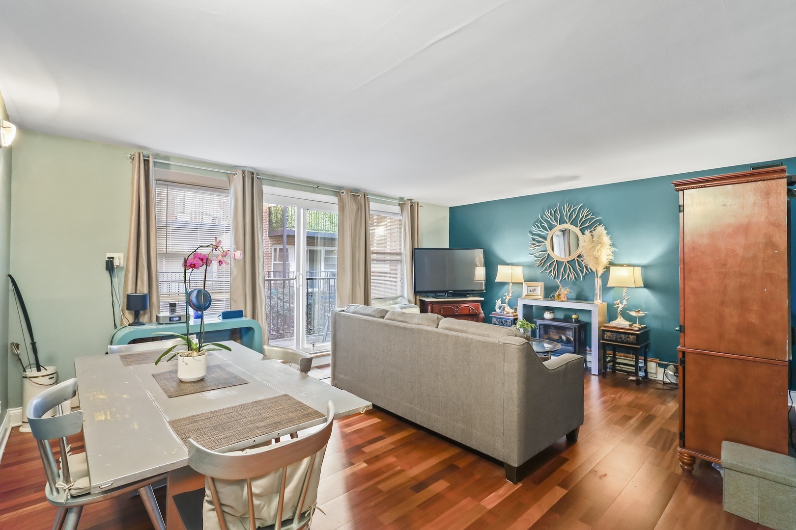 2626 W Catalpa Avenue #21, Chicago, IL 60625