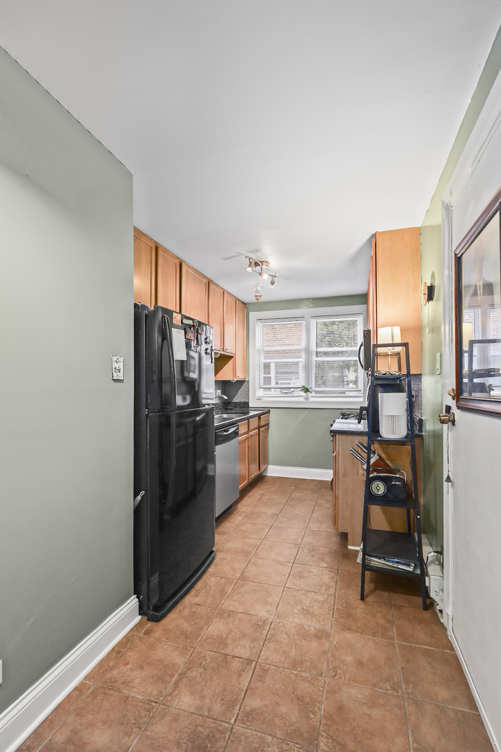 2626 W Catalpa Avenue #21, Chicago, IL 60625