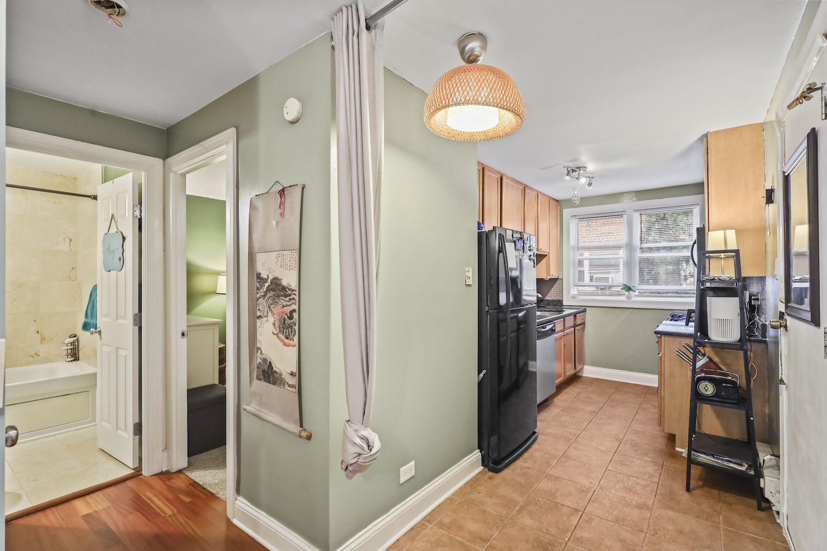 2626 W Catalpa Avenue #21, Chicago, IL 60625