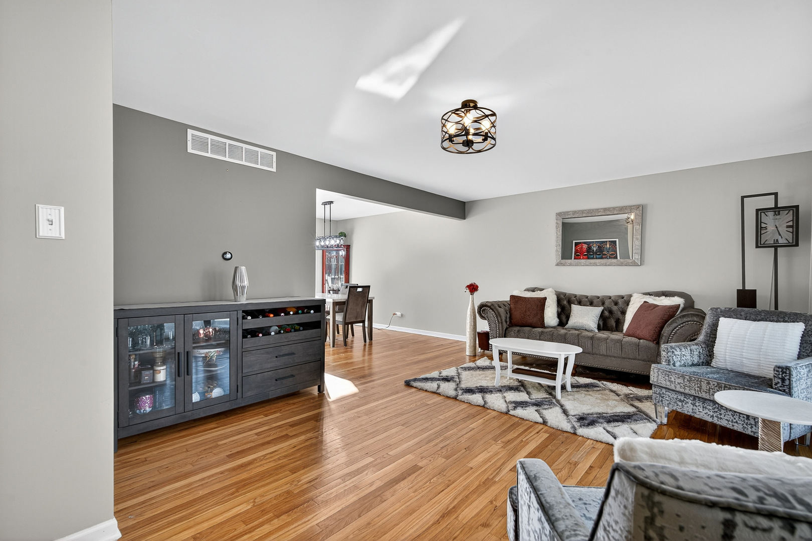 612 Edgebrook Drive, Shorewood, IL 60404