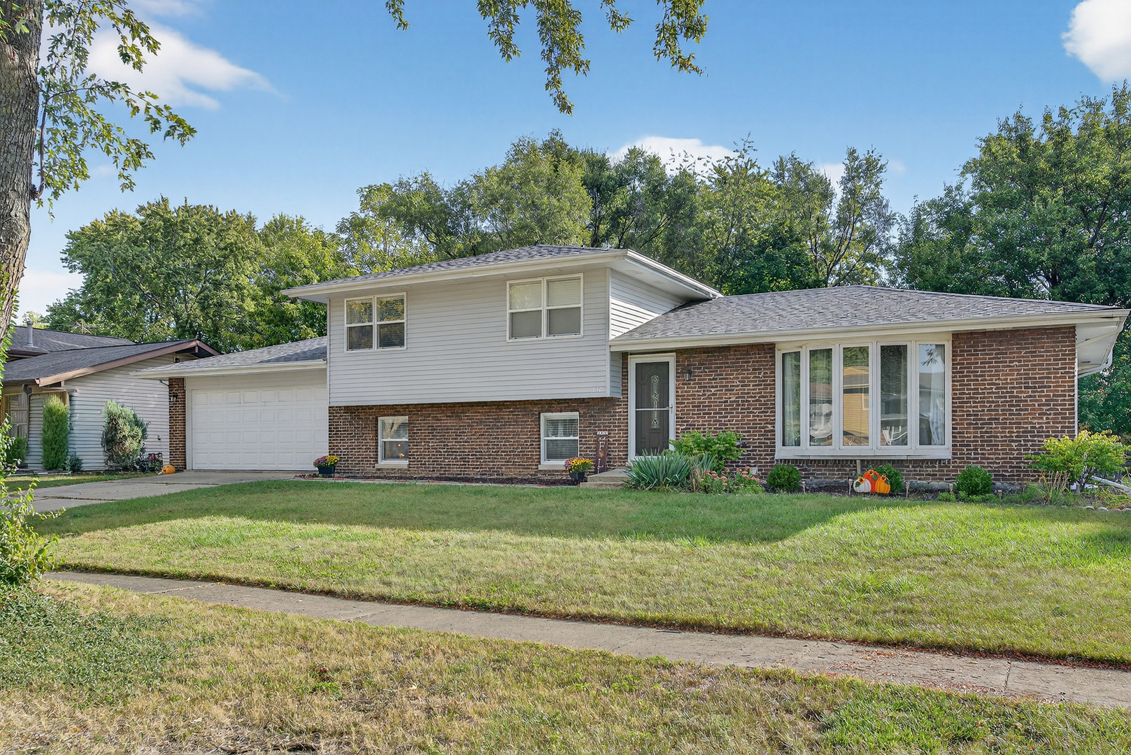 612 Edgebrook Drive, Shorewood, IL 60404