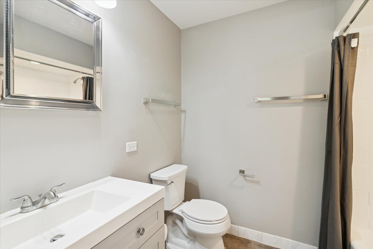 317 N Central Avenue, Wood Dale, IL 60191