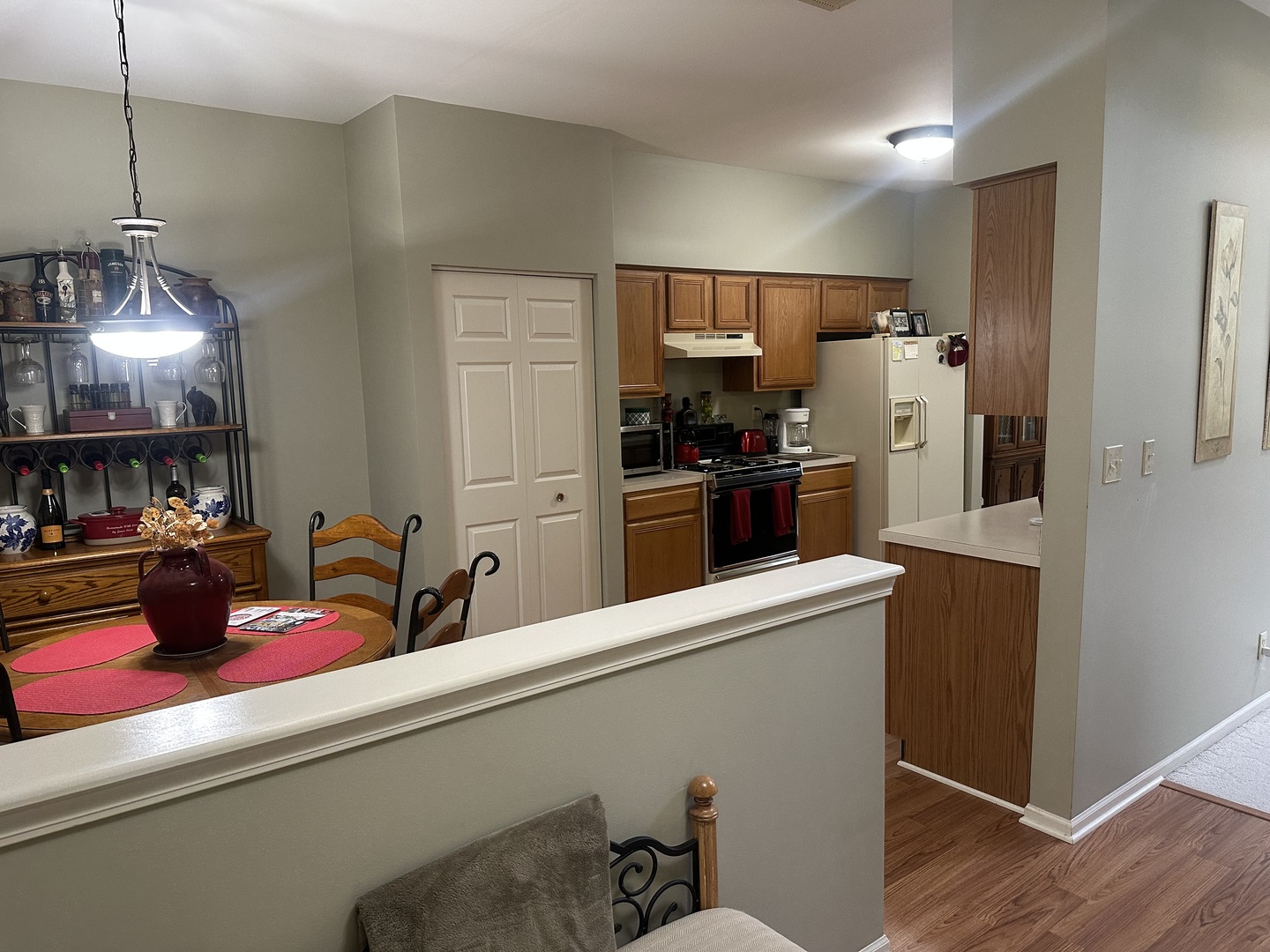 1464 Division Court, St. Charles, IL 60174