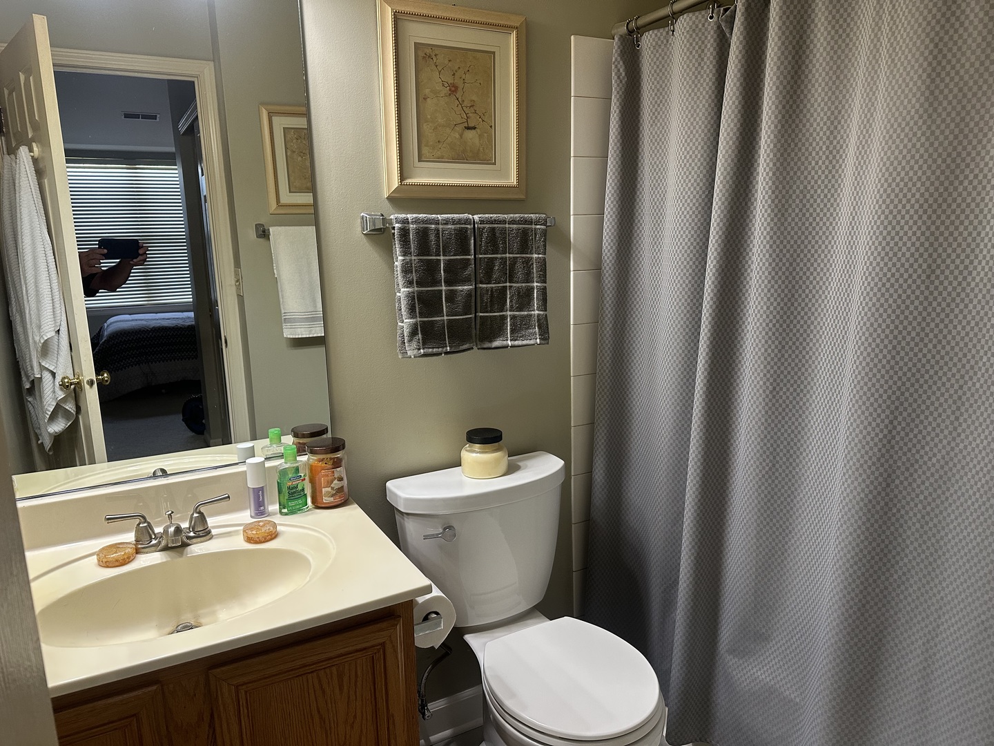 1464 Division Court, St. Charles, IL 60174
