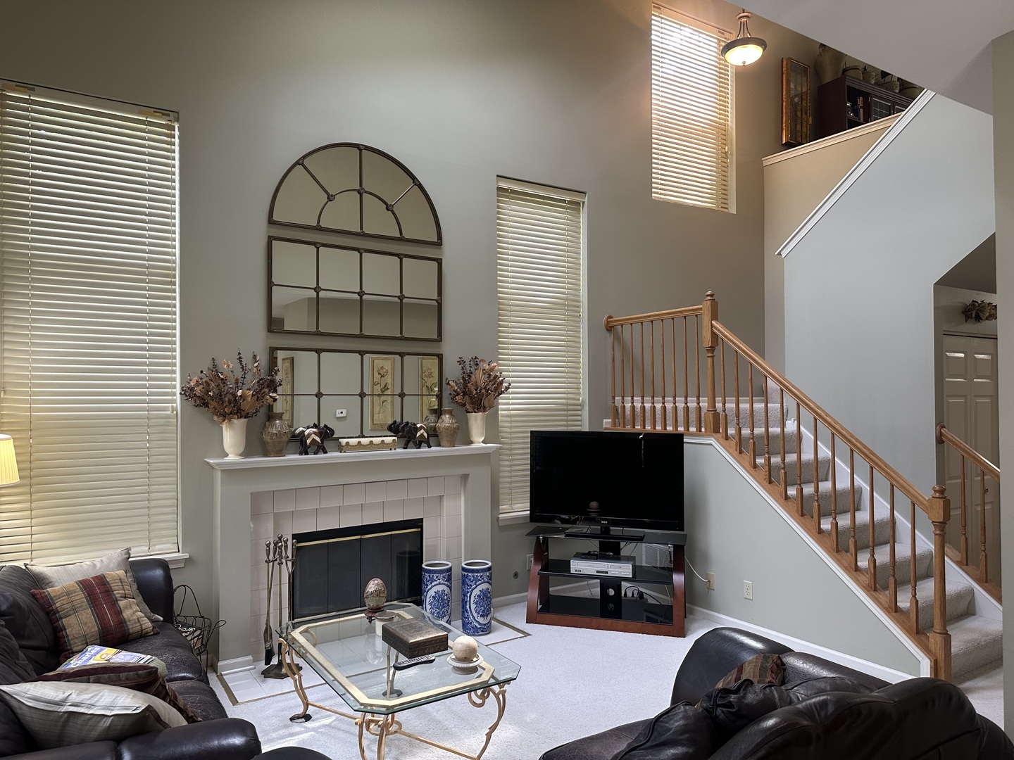 1464 Division Court, St. Charles, IL 60174