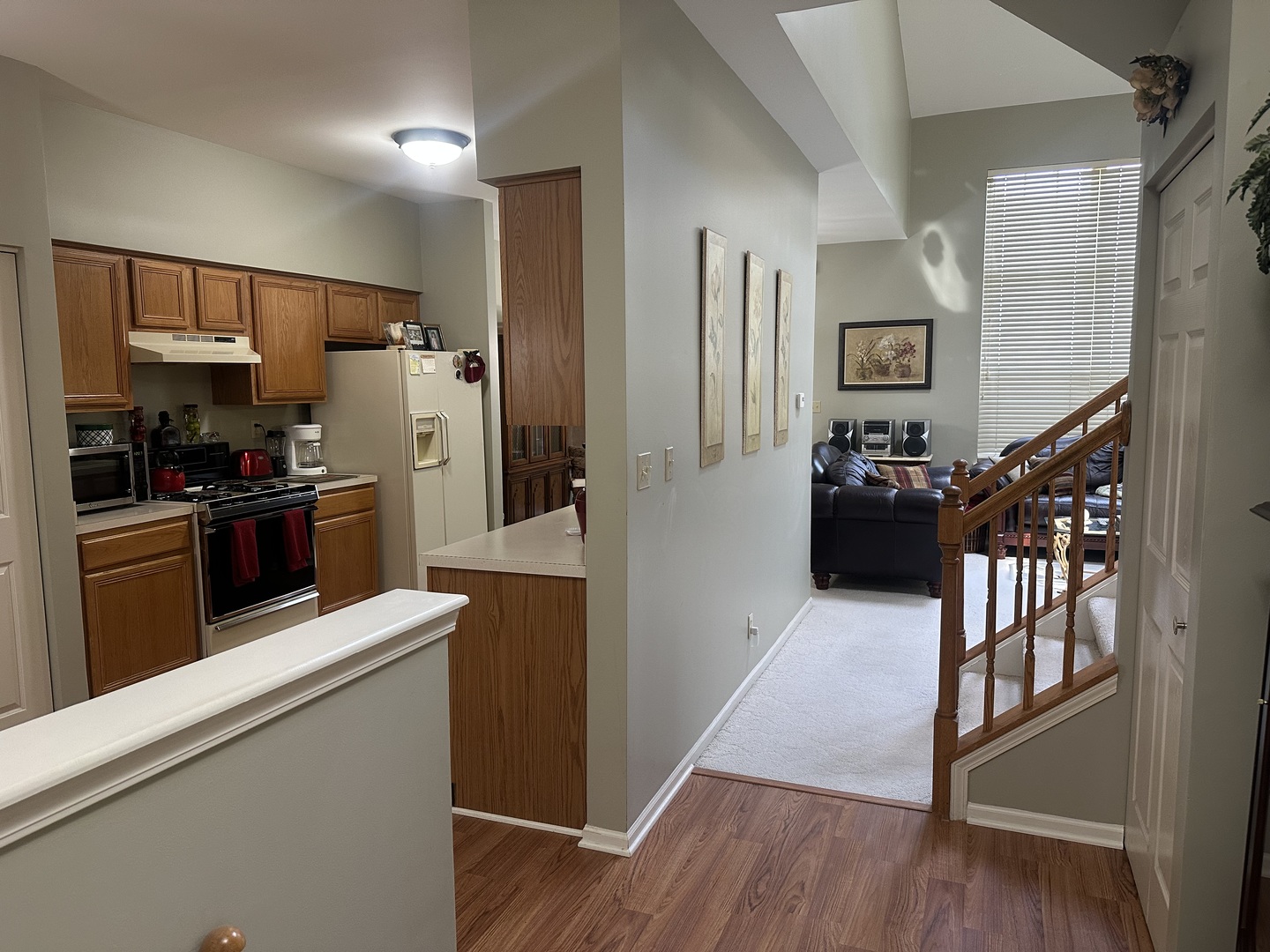1464 Division Court, St. Charles, IL 60174