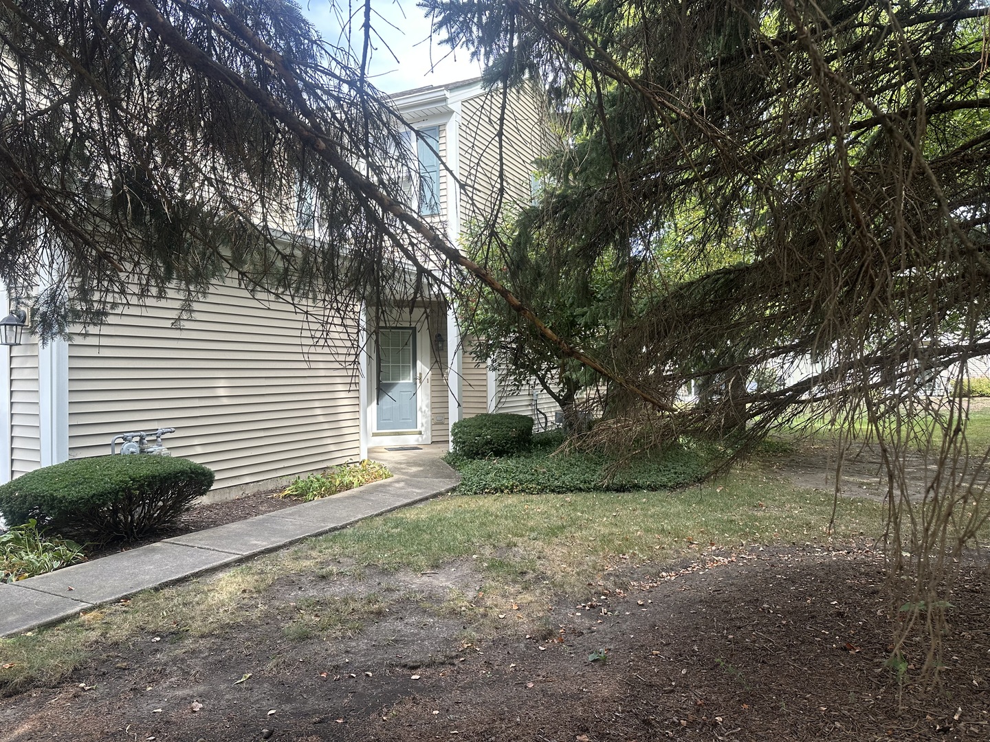 1464 Division Court, St. Charles, IL 60174