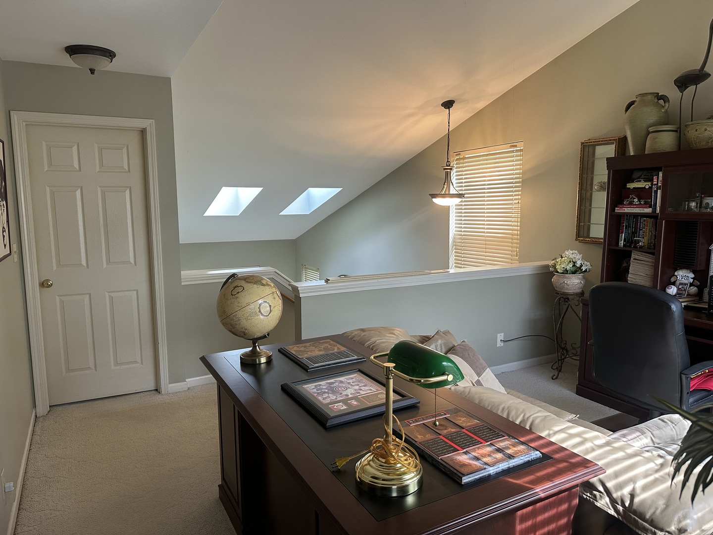 1464 Division Court, St. Charles, IL 60174
