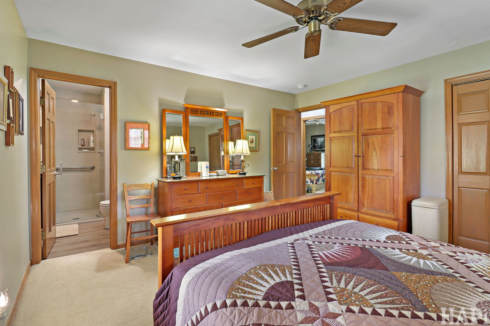 945 N Carmel Drive, Palatine, IL 60074
