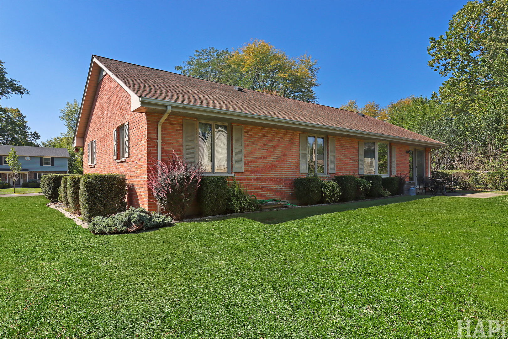 945 N Carmel Drive, Palatine, IL 60074