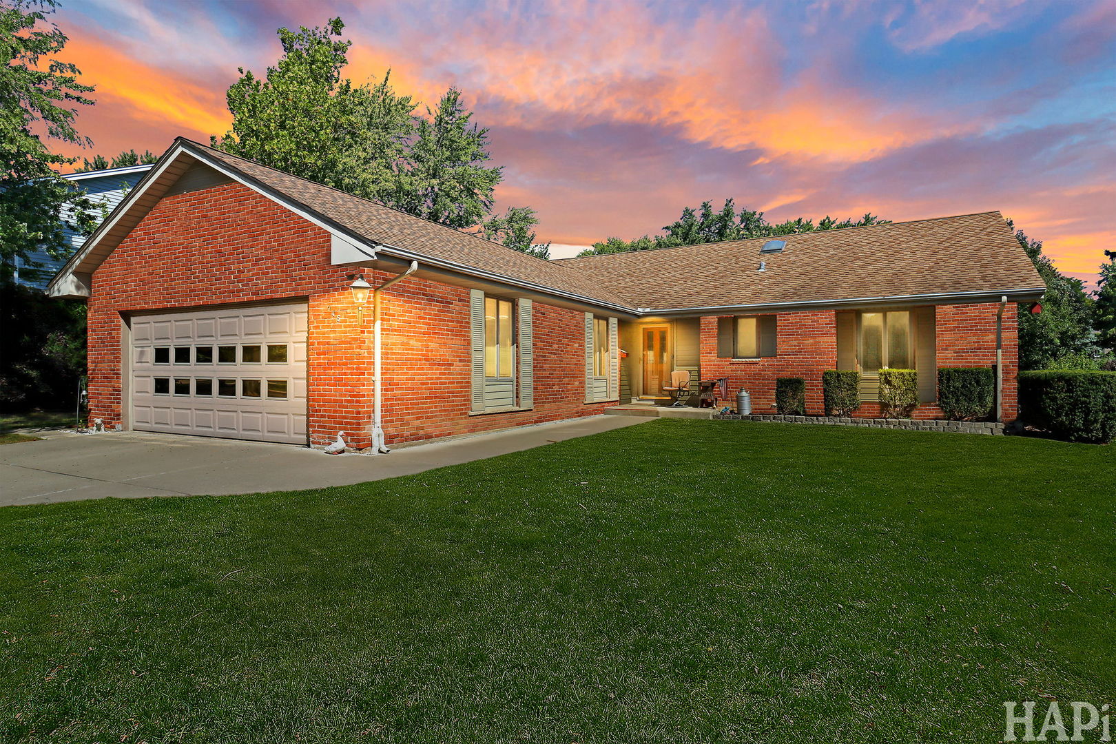 945 N Carmel Drive, Palatine, IL 60074