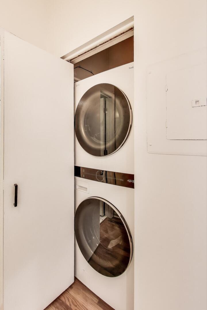 1500 N Orleans Street #3N, Chicago, IL 60610