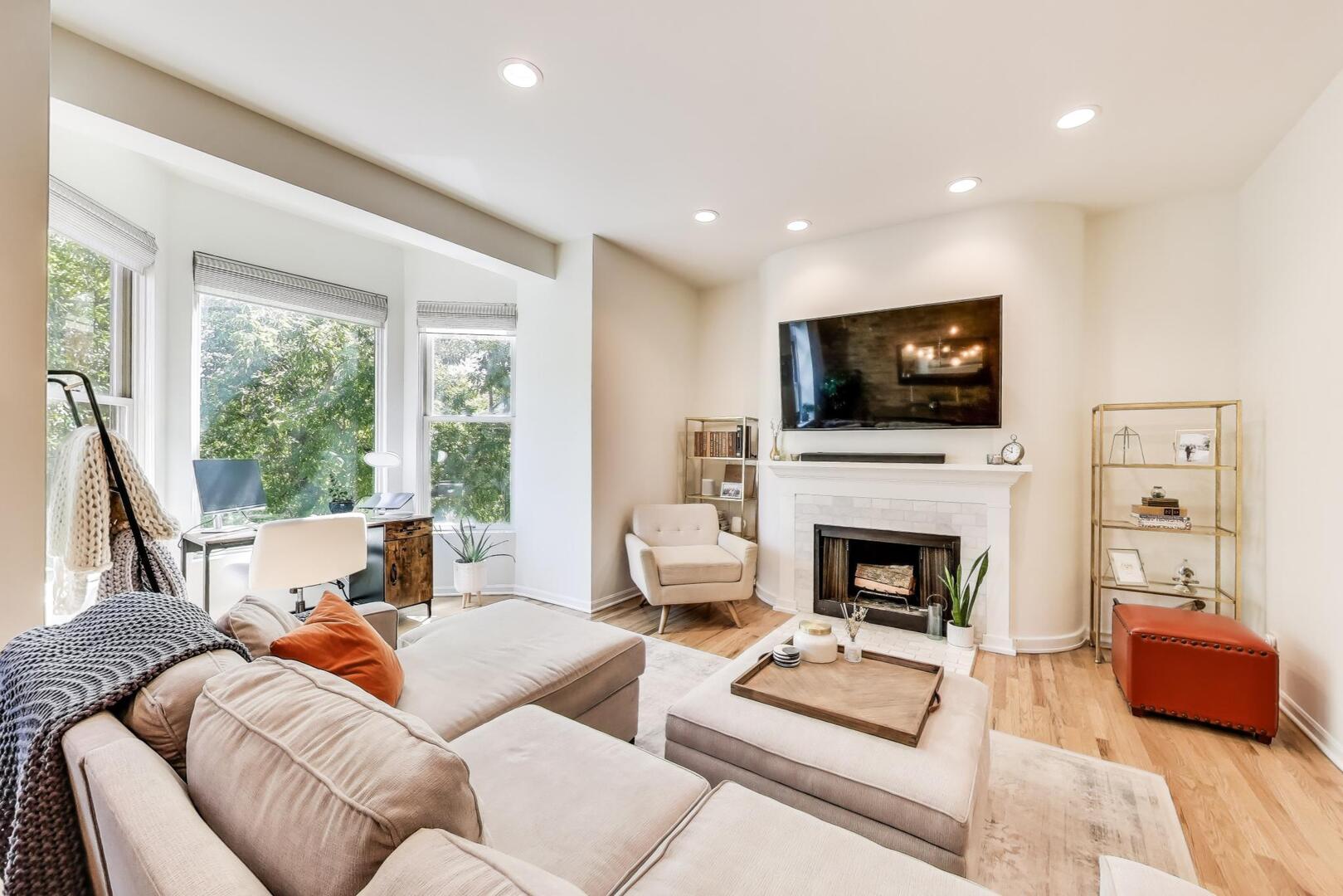 1500 N Orleans Street #3N, Chicago, IL 60610