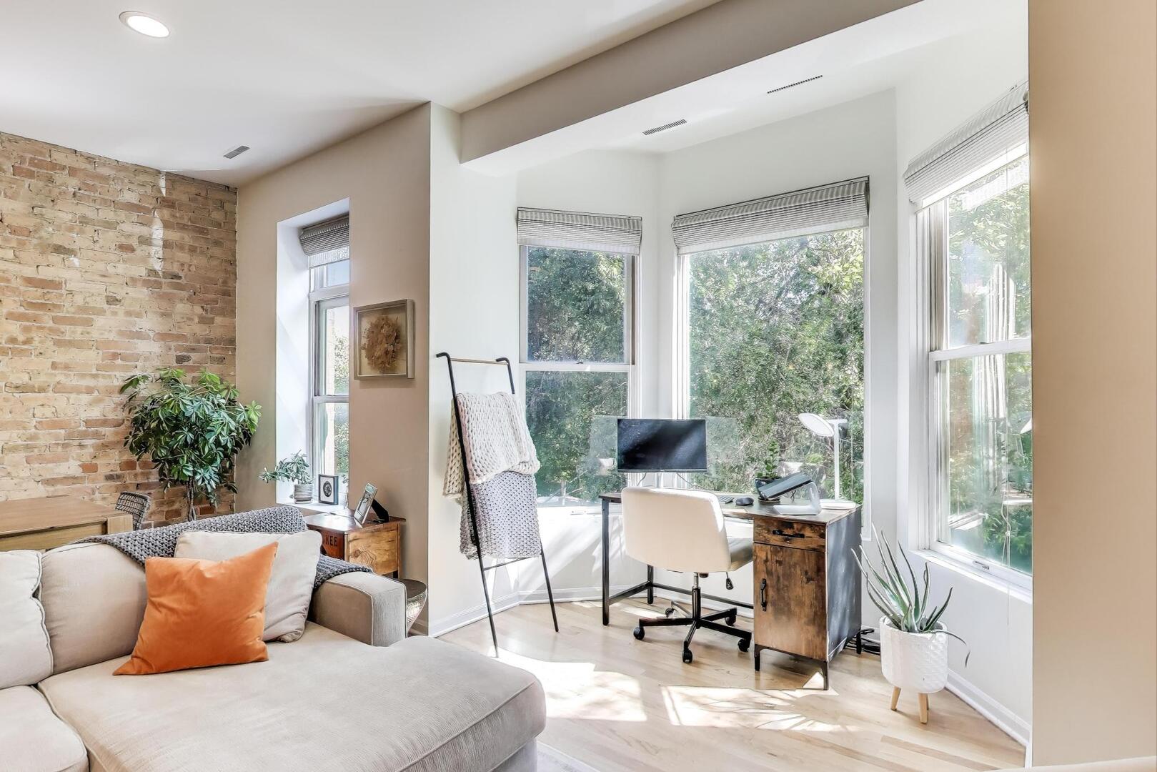 1500 N Orleans Street #3N, Chicago, IL 60610