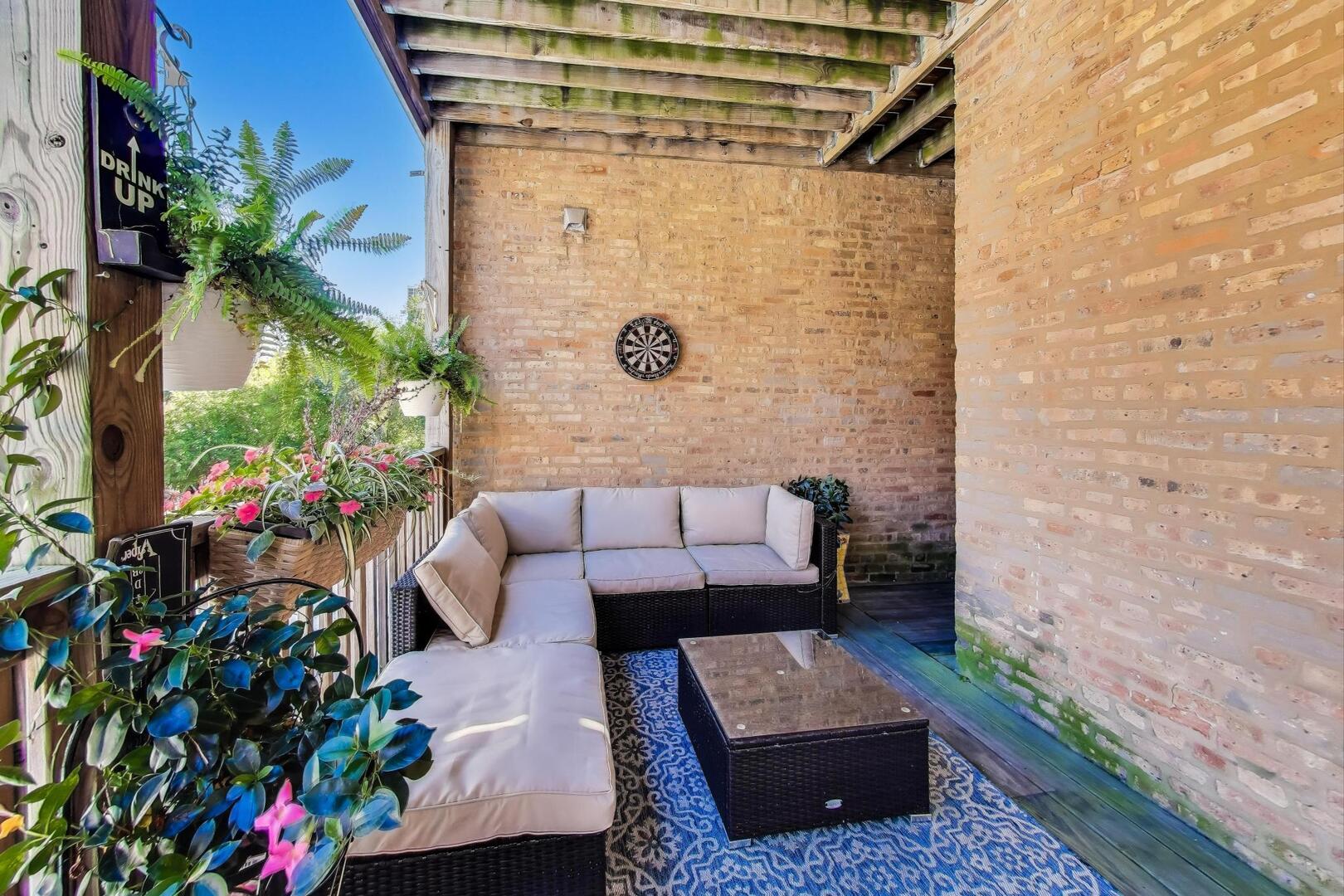 1500 N Orleans Street #3N, Chicago, IL 60610