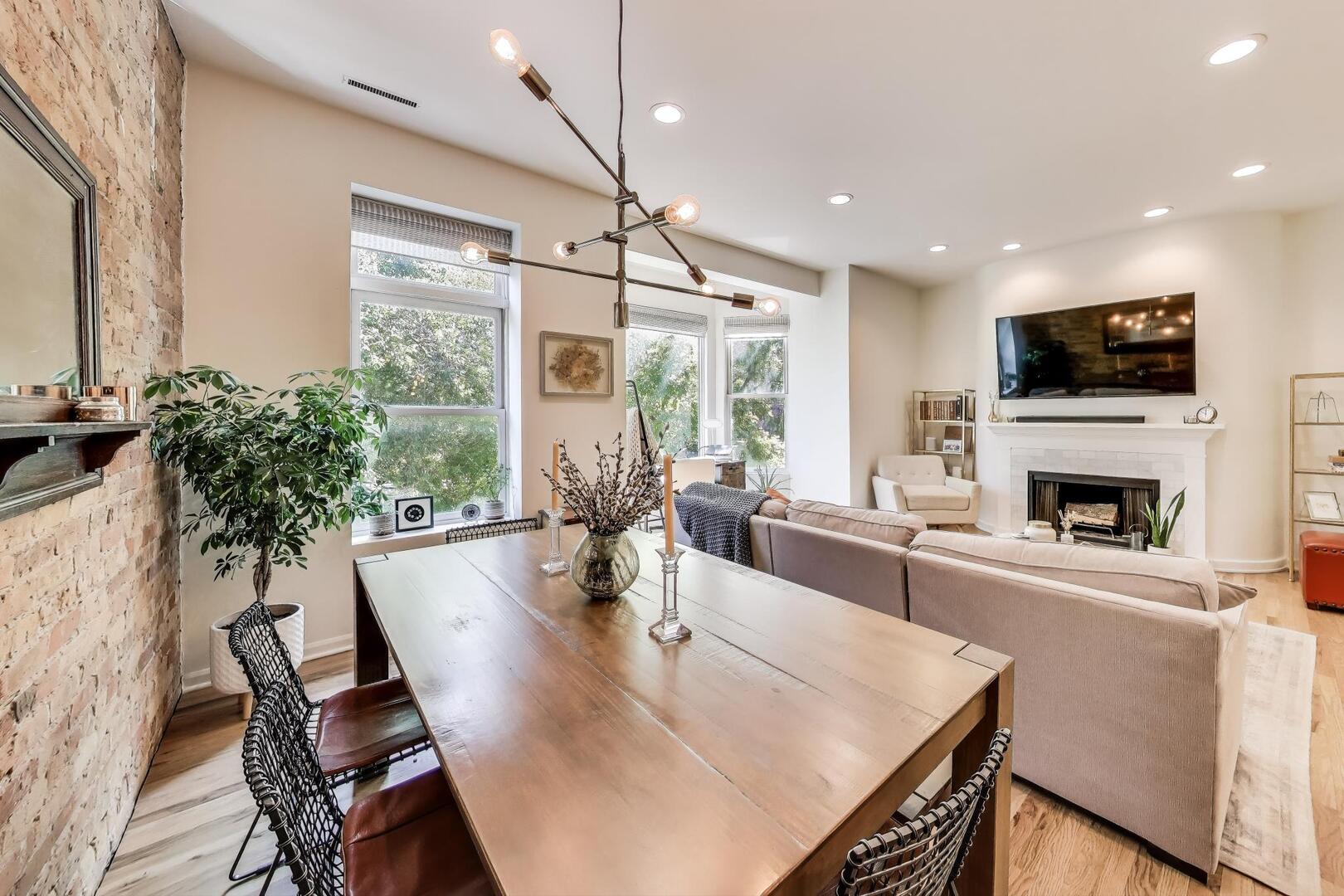 1500 N Orleans Street #3N, Chicago, IL 60610